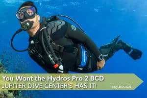 Male diver underwater with Scubapro Hydro Pro 2